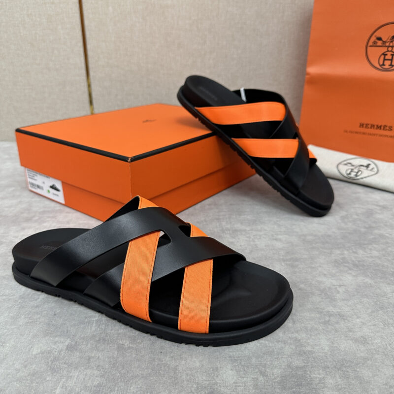 HERMES 最新经典男款 Kazimir 拖鞋