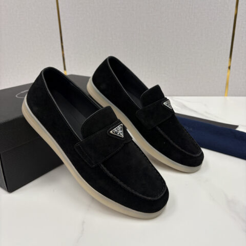 PRADA 男士绒面乐福鞋