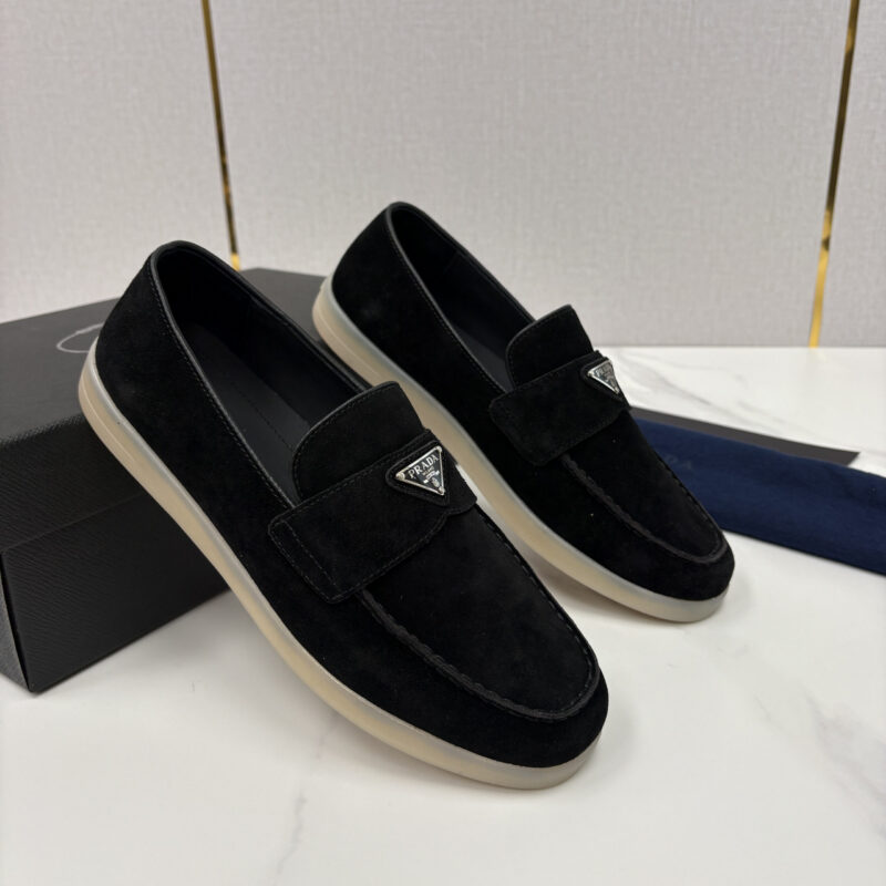 PRADA 男士绒面乐福鞋