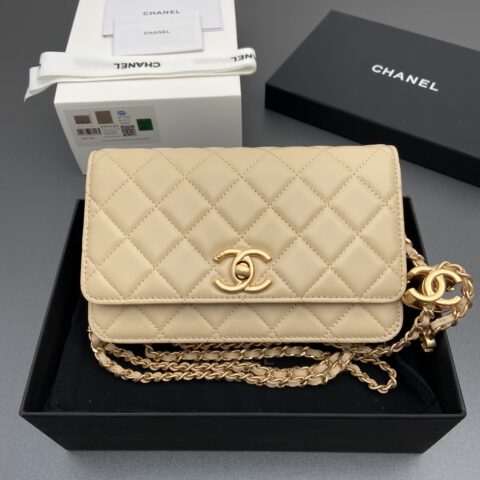 CHANEL 小香进口意大利小羊皮 货号:AP3938杏色羊皮金色五金