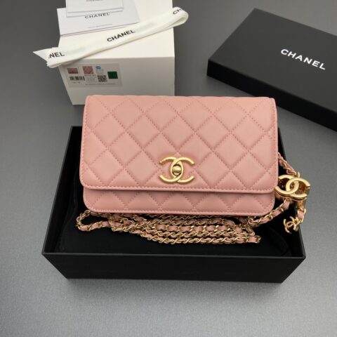 CHANEL 小香进口意大利小羊皮 货号:AP3938 粉色羊皮金色五金