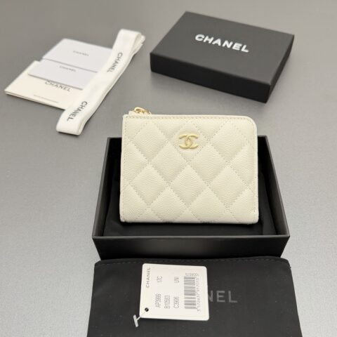 CHANEL 新款係列7字拉链包短款钱包係列货号:AP3999白色细球纹浅金色五金