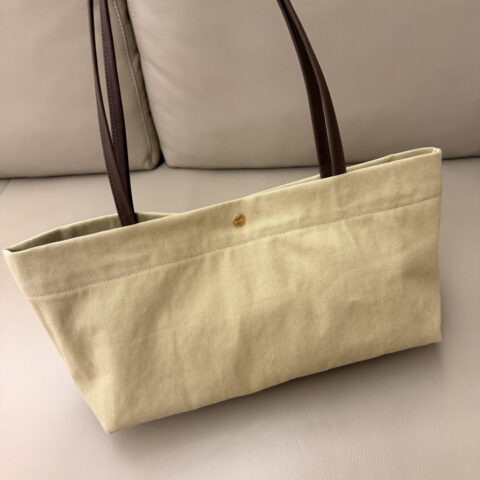 THE ROW Idaho Shoulder Bag 型号：TR1252 卡其帆布/乌木马鞍皮