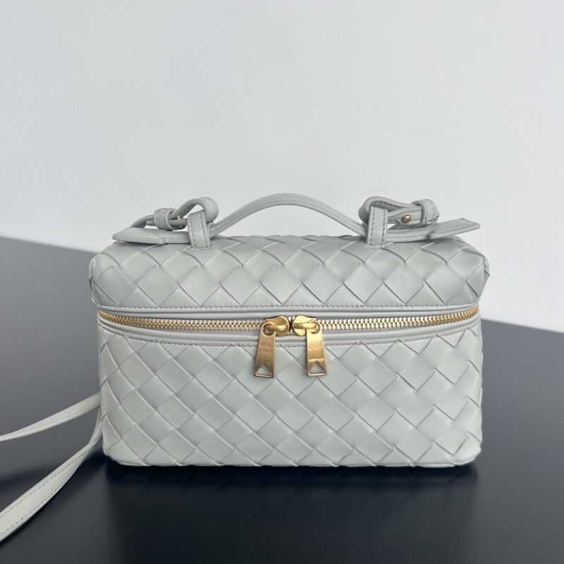 BV Vanity Case 绳带化妆包 789109 玛瑙灰
