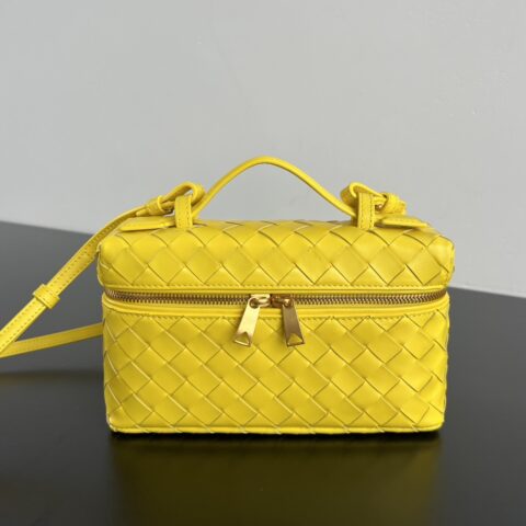 BV  Vanity Case 绳带化妆包 789109硫磺色