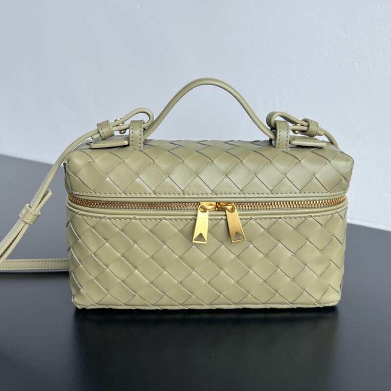 BV  Vanity Case 绳带化妆包 789109洞石绿