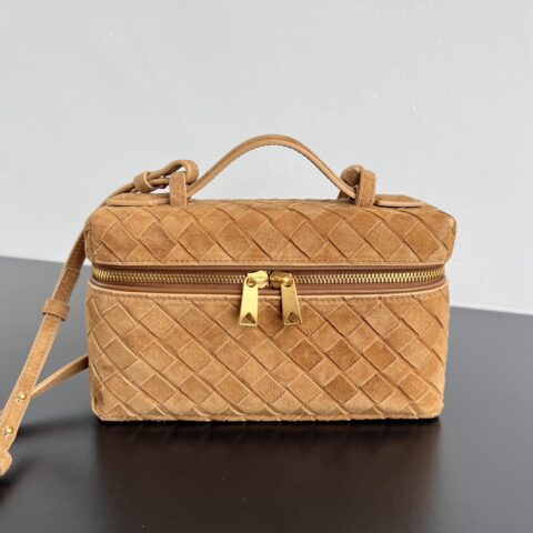 BV  Vanity Case 绳带化妆包 789109反绒琥珀棕
