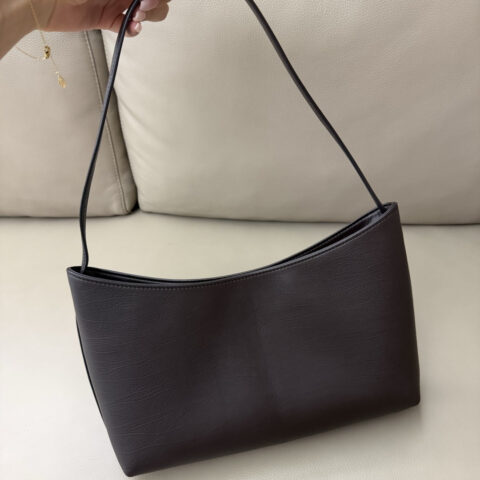 THE ROW Alma Baguette 型号：TR1253巧克力棕