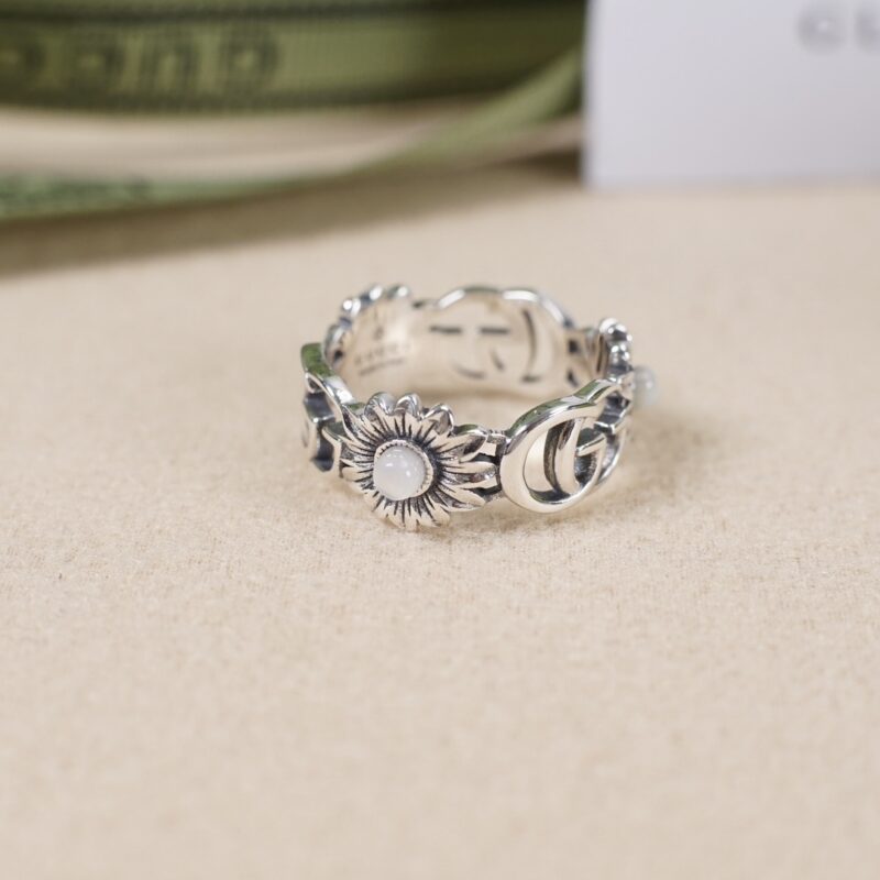 GUCCI 互扣式双g小雏菊复古戒指