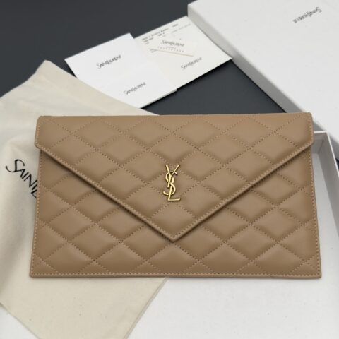 YSL 绣花菱格羊皮手拿包 编号: 565739-1   杏色羊皮/金扣