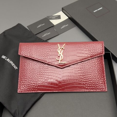YSL  UPTOWN鳄鱼纹压印皮革手拿包 编号: 565739   枣红鳄鱼纹/金扣