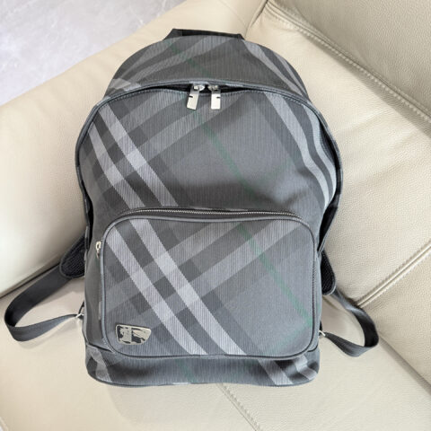 Burberry Grid 双肩包 型号7347
