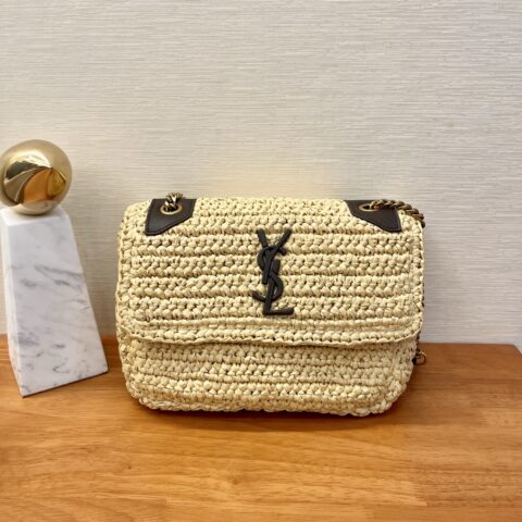 YSL 𝗡𝗜𝗞𝗜拉菲草编织 𝟮𝟮𝗰𝗺 型号：533037杏色编织