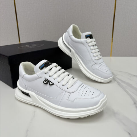 PRADA 新款男士小牛皮运动鞋