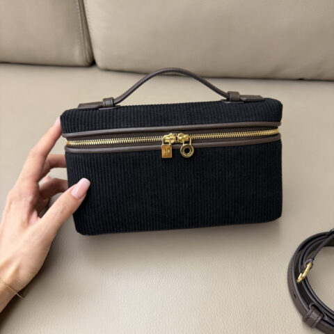 Loro Piana Extra Pocket L19手拿包 型号：FAN6658 黑色灯芯绒/棕皮