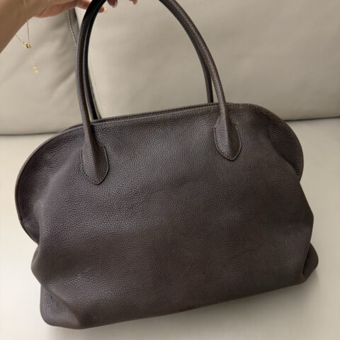 THE ROW Agnse 15 Bag马鞍皮荔枝纹 型号：TR1219 巧克力棕