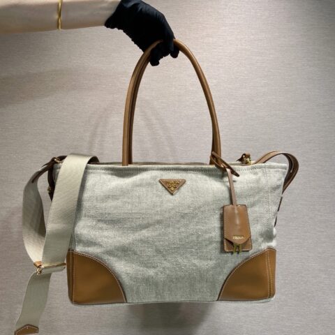 PRADA 新品托特包🎉1BG659