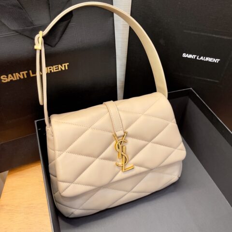 YSL 𝗟𝗘 𝟱𝟳绗缝羊皮肩背包 型号：698567