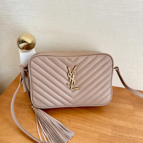 YSL 𝗟𝗢𝗨相机包 型号：520534 裸粉金扣