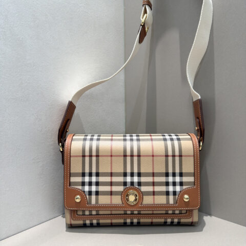 Burberry B家Note经典格纹斜跨包 型号9061