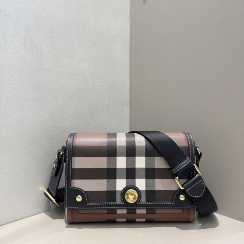 Burberry B家Note经典格纹斜跨包 型号9061