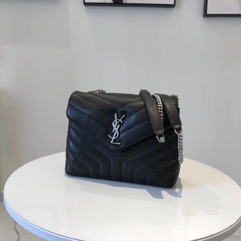 YSL 𝙇𝙤𝙪𝙇𝙤𝙪 𝙔形挎包 𝟮𝟰𝙘𝙢 298815 黑色银扣