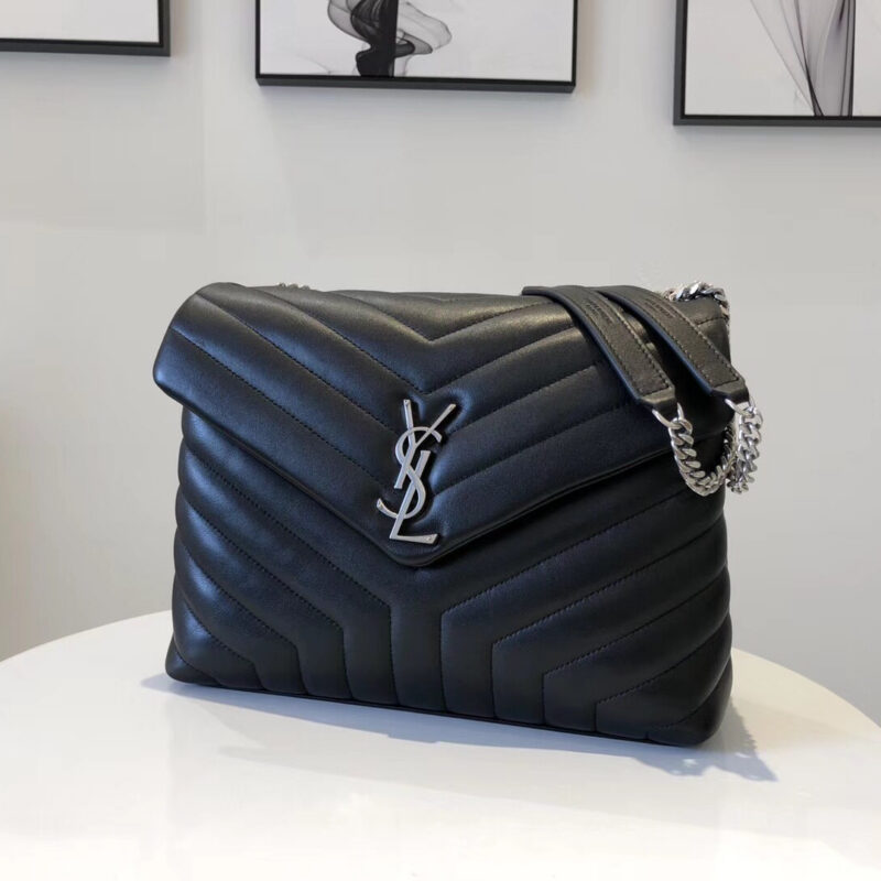 YSL 𝙇𝙤𝙪𝙇𝙤𝙪 𝙔形挎包 𝟯𝟮𝙘𝙢 298915 黑色银扣