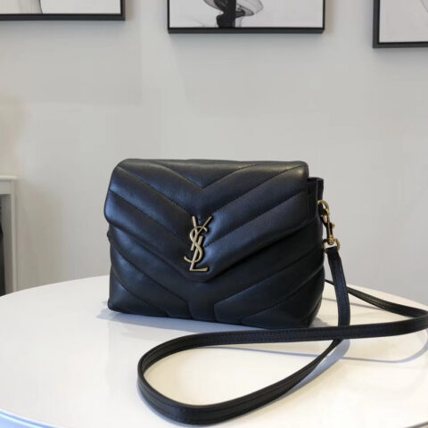 YSL 𝙇𝙤𝙪𝙇𝙤𝙪 𝙔 形挎包 𝟮𝟬𝙘𝙢 298715 黑色金扣