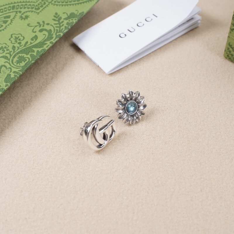 GUCCI 互扣式双g小雏菊AB版复古耳钉