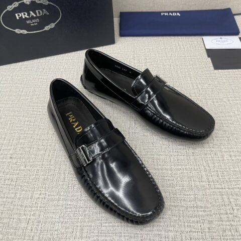 PRADA Saffiano 皮革乐福鞋