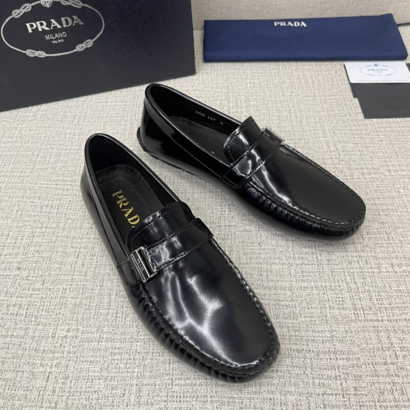 PRADA Saffiano 皮革乐福鞋