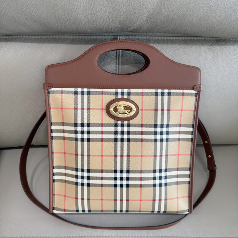 Burberry Pocket 口袋包 型号4321