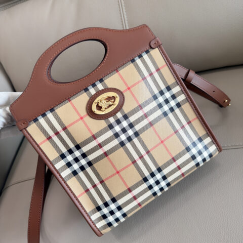 Burberry Pocket 口袋包 型号4421