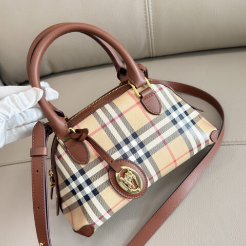Burberry 新款Primrose 包 型号0771