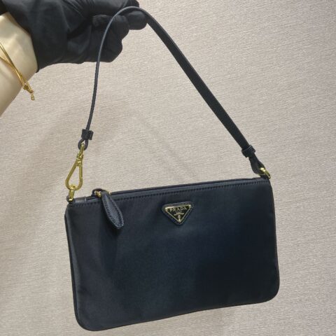 PRADA 新款腋下包🎉1NI545/K金新品