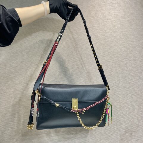 PRADA 新品🎉1BD378大号