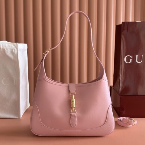 GUCCI La Famiglia系列 型号：863136粉色/全皮