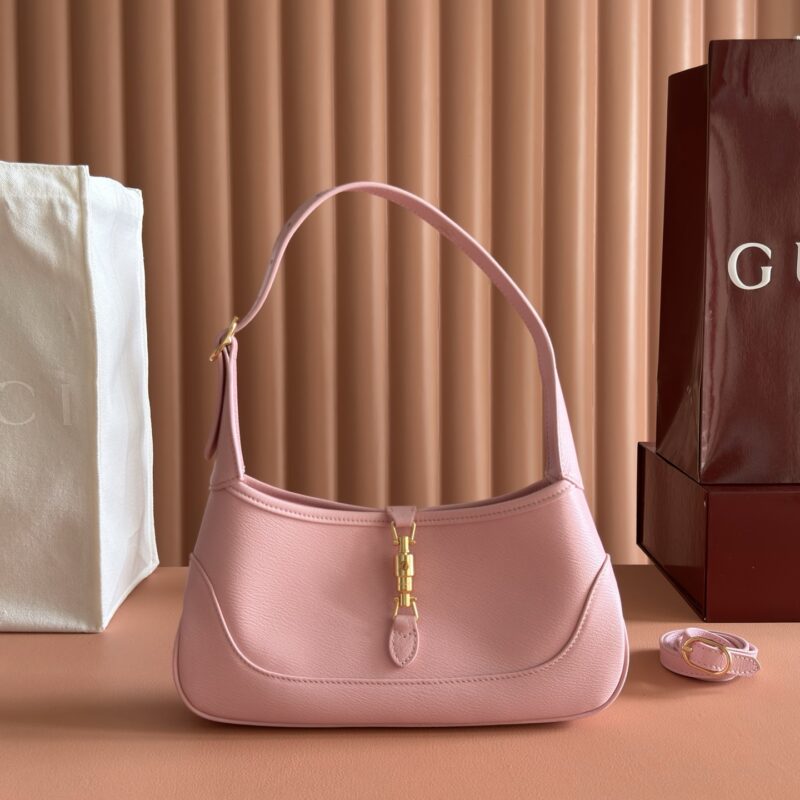 GUCCI La Famiglia系列 型号:863137粉色/全皮