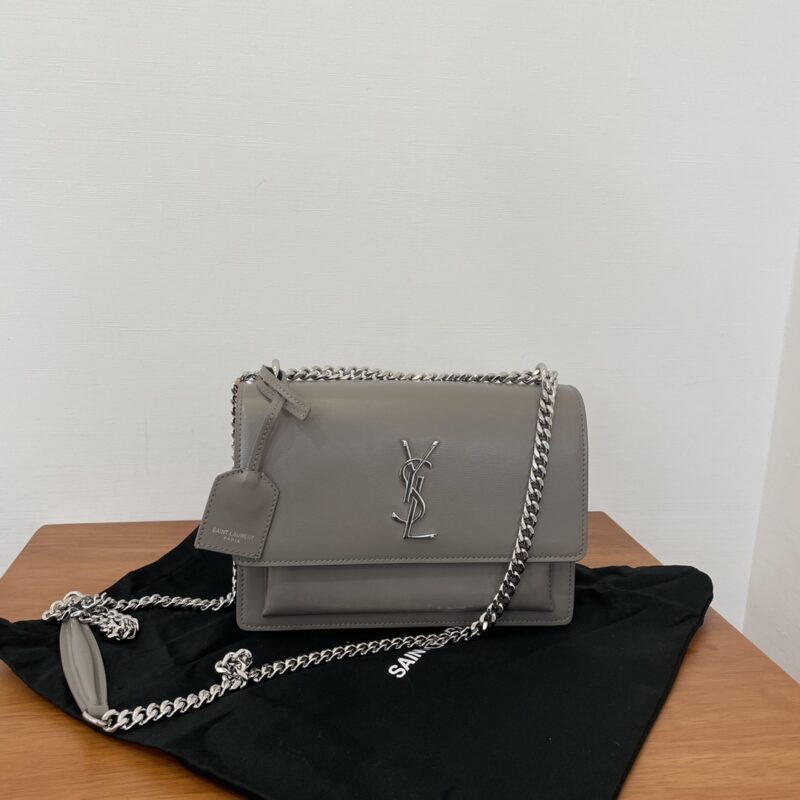 YSL 𝑺𝒖𝒏𝒔𝒆𝒕 𝟮𝟮𝒄𝒎 大象灰 型号:442906