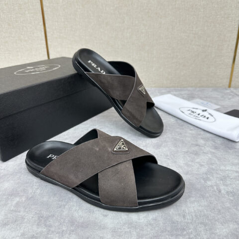 PRADA 新款男士柔软羊皮拖鞋
