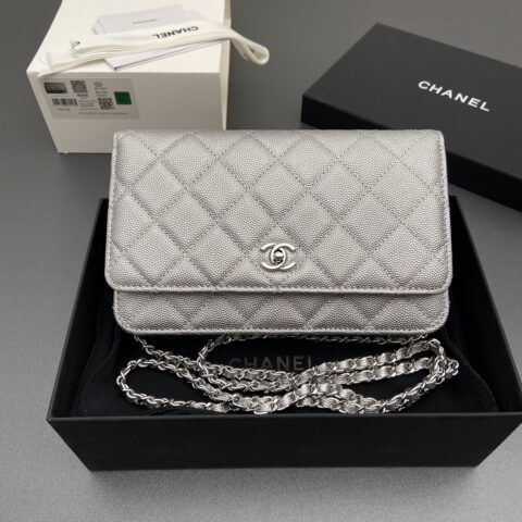 CHANEL 小香进口意大利魚仔醬小牛皮 货号:AP4241 銀色細球紋銀色鋼唛