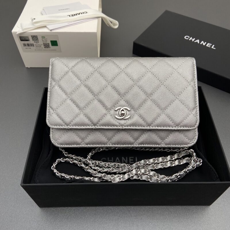 CHANEL 小香进口意大利魚仔醬小牛皮 货号:AP4241 銀色細球紋銀色鋼唛