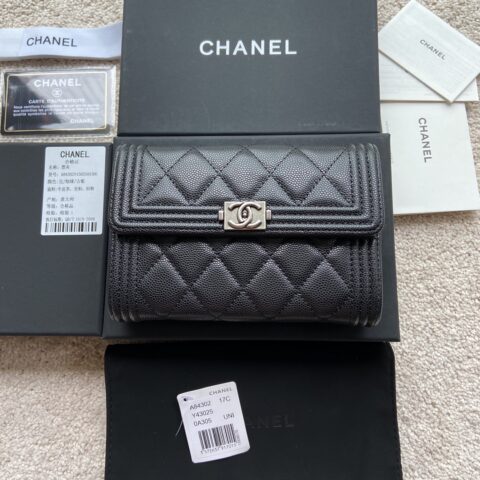 CHANEL 小香进口意大利颗粒小牛皮 货号:A84302黑色细球纹古银唛