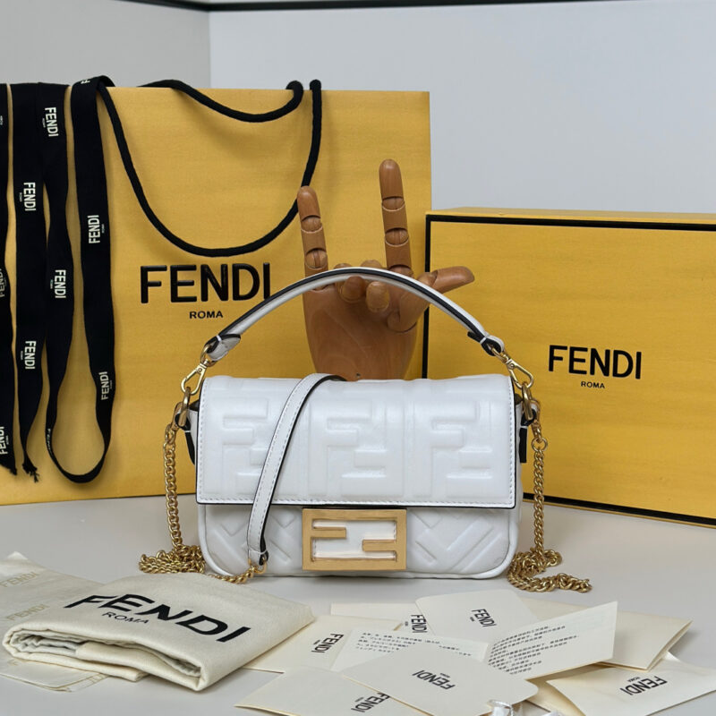 FENDI baguette 款号0135S