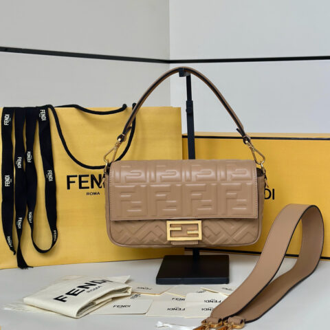 FENDI baguette 款号0135AM