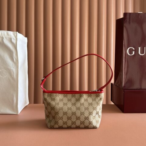 GUCCI G家系列深挖品牌典藏元素 型号:A000MM浅杏红布