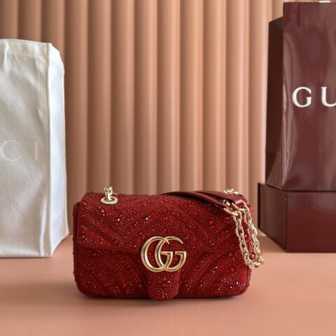 GUCCI GG Marmont系列 型号：837280红色/水晶
