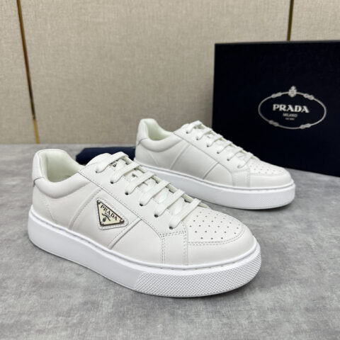 PRADA 新版系列爆款运动鞋