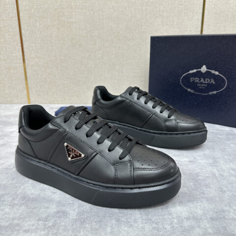 PRADA 新版系列爆款运动鞋