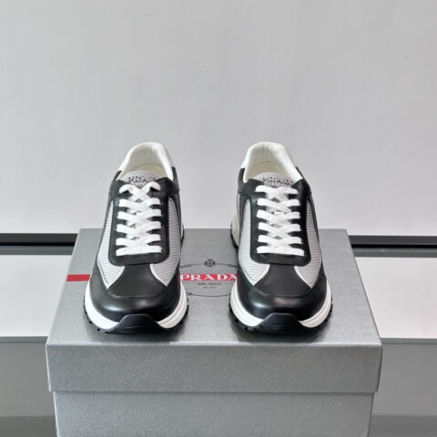 PRADA 颜色拼接运动鞋
